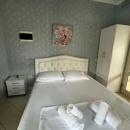Mirela's Center Apartamento Tirana